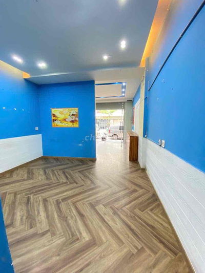 cho Thue nhà 1t3l đường lớn dt 100m2 2 p ngủ d ô tô có sẵn may lạnh no
