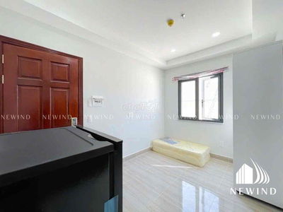 Studio cửa sổ trời full nội thất xịn xò