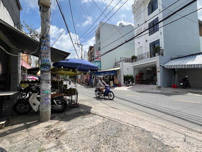 Nhà 3 tầng gần MT Huỳnh Thị Hai, Q12–4PN–Xe hơi ngủ trong nhà-Nhỉnh4ty