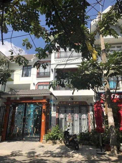 Biệt thự 8x20 1T2L 4pn 4wc kdc ngay Đỗ Xuân Hợp- Phước Long quận 9