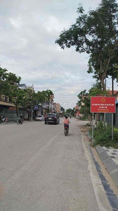 Cần bán đất Thuỵ Lâm,dt 83m2, trung tâm đường lớn, giá 50tr/m2