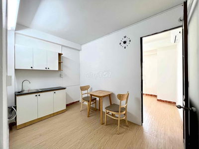Cho Thuê Căn Hộ 1PN Ngăn Bếp 35m2 5ng3xe Ngay Thành Thái ĐH Hoa Sen