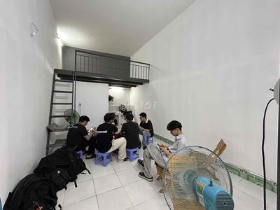 Nhà trọ rộng, Phòng có gác. thoải mái ở 3-4 bạn sinh viên, gia đình