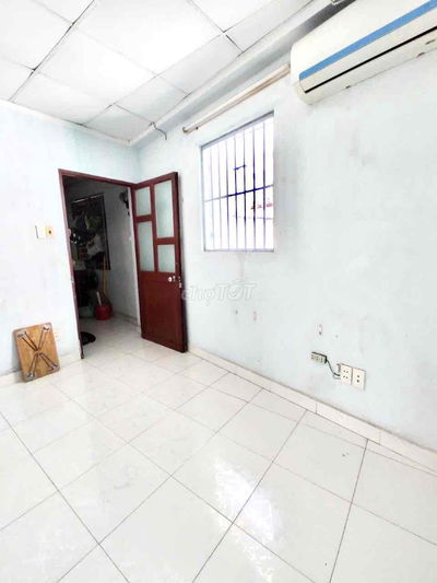 Cho NỮ thuê phòng Trần Hưng Đạo Q5 - Cửa sổ ánh sáng
