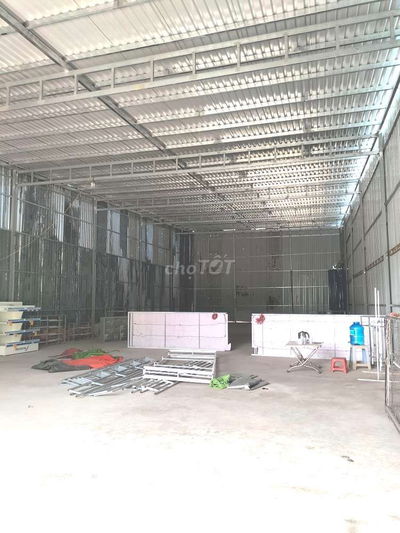 ƯU TIÊN CHỨA KHO -- GIẢM MẠNH -- Có Sân Rộng  ( 500m2)