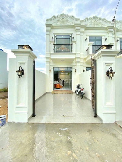 Bán Gấp Nhà 1 Trệt, 1 Lầu, Mặt Tiền Đường Nhựa, SHR