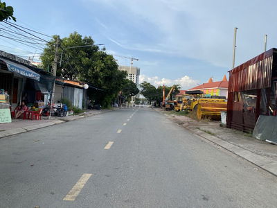 Bán lô đât tăng kèm 20phong trọ 705(14x50) ngay chân cầu phú Long