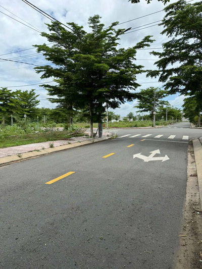 Khu dân cư hiện hữu,mặt tiền 12m,hợp lý cho việc đầu tư sau này