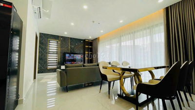 Cho thuê 3PN, 117m2, 28tr + ô xe hoi, full nt, Diamond Celadon City