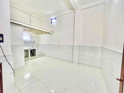 cho thuê phòng trọ có gác rộng ngay Tân bình