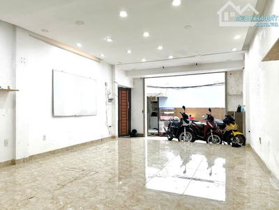 TT QUẬN 1, HẺM OTO CÁCH 1 CĂN. 55M2 NGANG GẦN 5m, 2 Tầng VÕ VĂN KIỆT. 👉 CHỈ 8,3 Tỷ.