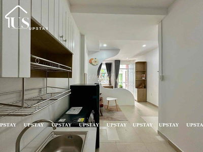 Studio Ban công Mới - Ngay Cầu Nguyễn Văn Cừ - Đối Diện Đại Học Lớn