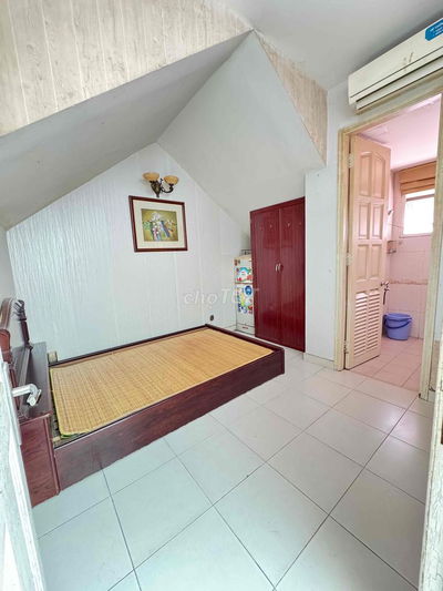 phòng máy lạnh ngay nguyễn tất thành hoàng diệu Q4