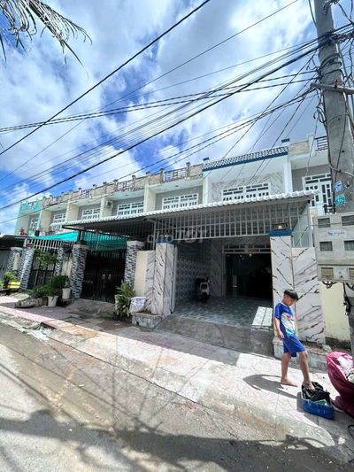 Bán gấp1tỷ550trieu liền kề Bình Chánh măt tiền ô tô