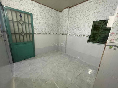 phòng trọ giá rẻ bình dân thoáng mát Q.4