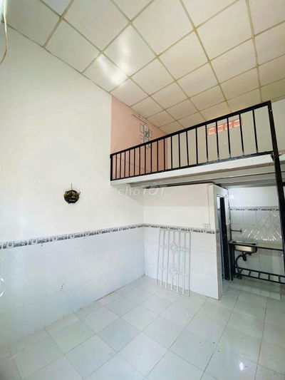 Phòng trọ 15m2 đường Phạm Hữu Lầu, cách Phú Mỹ Hưng 2km