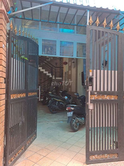 Paste lại phòng mới thuê 4,1tr bao hết, trừ điện.