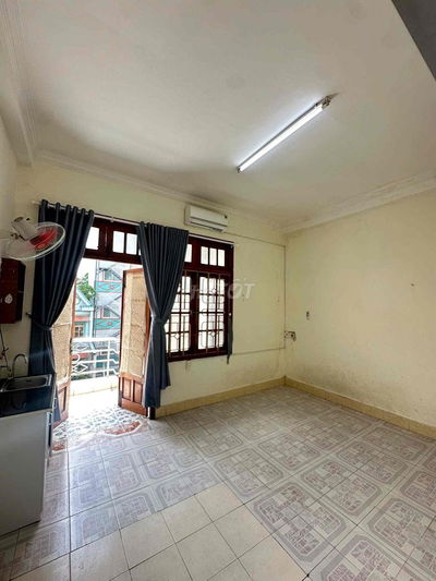 Phòng trọ bancol giá sinh viên ở Tân Bình