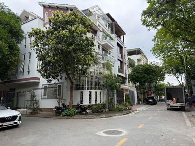 CẦN BÁN NHÀ BIỆT THỰ VIỆT HƯNG LONG BIÊN HÀ NỘI.