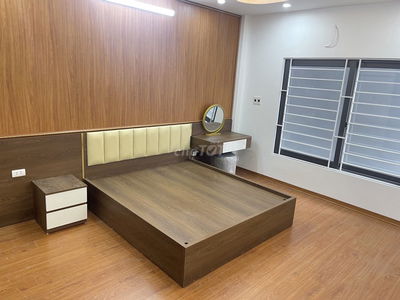 Bán nhà Nguyễn Văn Linh, 30m2- 5 tầng- mt4m- 5.55 tỷ, gần Nguyễn Lam