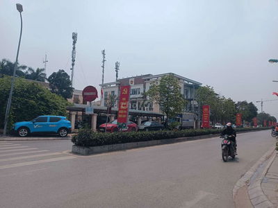 Nhà 3 tầng, UBND Đại Mỗ, 2 thoáng. Ngõ thông,ôtô cách 20m