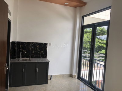 Phòng Cửa sổ To PV Trị - NG Xí nội thất cơ bản gần VLang - ĐH C.Nghiệp