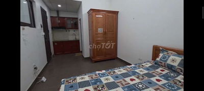 Phòng trọ 30m2, ở 3 người, vskk, kcc, giờ giấc linh hoạt