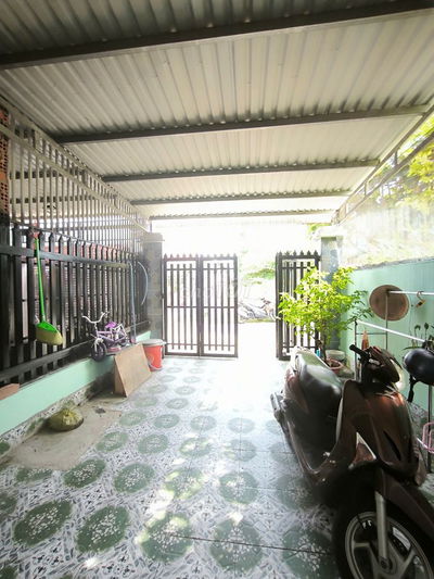 Cần bán gấp nhà 1 lầu 2 mặt tiền ,gần ngay chợ Bến Thế , Tân An .