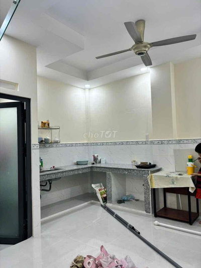 nhà mặt tiền ngang 8m sâu 4m phù hợp mở tạp hoá, bán quán, ở gia đình