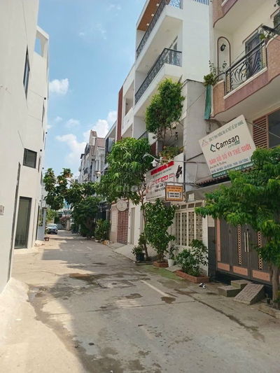 NGUYÊN CĂN CHO 10 NGƯỜI Ở - 4 PHÒNG  - HẺM XE HƠI AN NINH - 17 TRIỆU