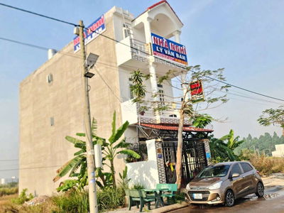 BÁN NHÀ NGHỈ MỚI VIEW SÔNG, ĐANG HOẠT ĐỘNG TỐT THU NHẬP 60TR/THÁNG