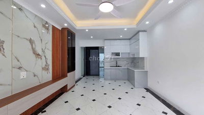 Bán nhà 4.5 tầng Long Biên, dt 30m.giá 5.6 tỷ