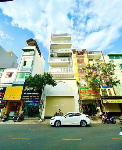 Cho thuê nhà 6 tầng mặt tiền đường Nguyễn Thiện Thuật Quận 3, Kế chợ