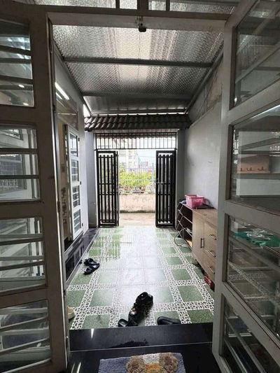 Cho Thuê nhà đường 24 p.linh đông. Hẻm oto dt 82m2 có 2pn Giá 10tr