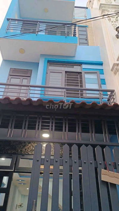 Cần cho thuê nhà P ĐHT Q12  DT 4 x16 1 trệt 2 lầu 4PN 3 WS hẻm xe hơi