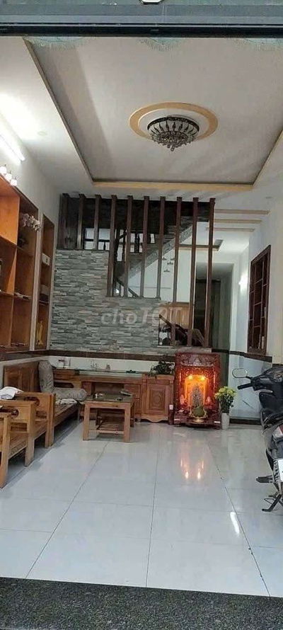 Nhà đẹp gần Vincom, đường oto 7m 1tret1lau 3PN giá 3ty4x