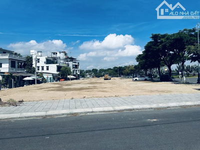 SIÊU HIẾM BÁN LÔ GÓC KẸP KIỆT  VIEW CẦU RỒNG 112 M2 NGANG 15M CHỈ 17 TUY