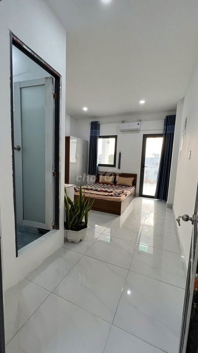 Chính chủ cho thuê Phòng Ban Công Tách bếp đầy Đủ Nội Thất Giá 4tr