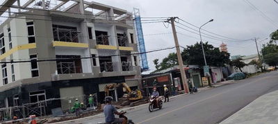 NHÀ PHỐ 3 LẦU MẶT TIỀN ĐƯỜNG ÔTÔ QUAY ĐẦU, GIÁ 5,8 TỶ, SỔ HỒNG RIÊNG