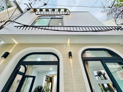 586/12 Nguyễn Kiệm 4,4 × 10 có 3PN Phú Nhuận 2 tầng 5.8 tỷ