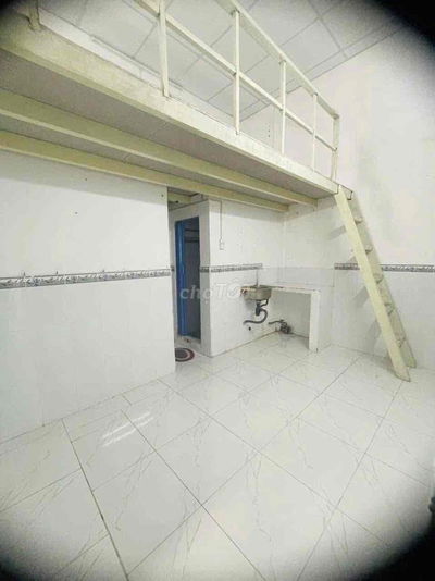 cho thuê phòng đường hương lộ 2 ngay ngã tư bốn xã