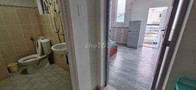 PHÒNG BAN CÔNG, WC BẾP RIÊNG, ĐỦ NỘI THẤT