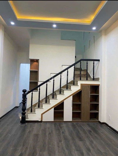 Bán nhà 2 tầng kiệt Nguyễn Hoàng
