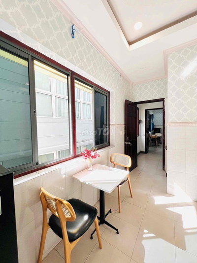 Lê Quang định - Gần trường ĐH mỹ thuật_phòng studio_Cửa sổ siu Thoáng