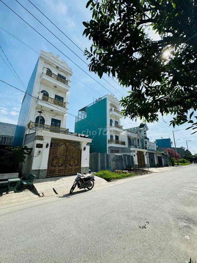 Giảm Mạnh còn 7ty5 Nhà Phạm văn sáng hóc môn