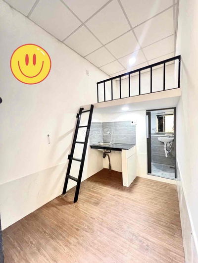 PHÒNG CÓ GÁC GIÁ, CÁCH UEF 350m, HẺM RỘNG XE HƠI