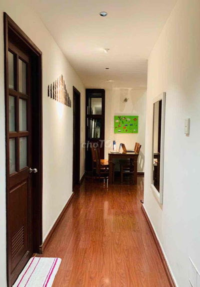 Chung cư cao cấp, thiết kế đẹp, sàn gỗ, có bar ban công