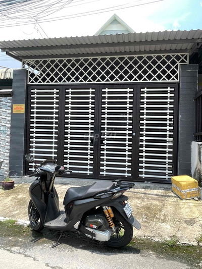 Nhà 3 PN - 108m2 đường nhựa thông