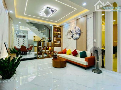 Bán nhà Võ Thị Sáu, Quận 3 / 60m2 / 3 tỷ 190 triệu / sổ hồng riêng