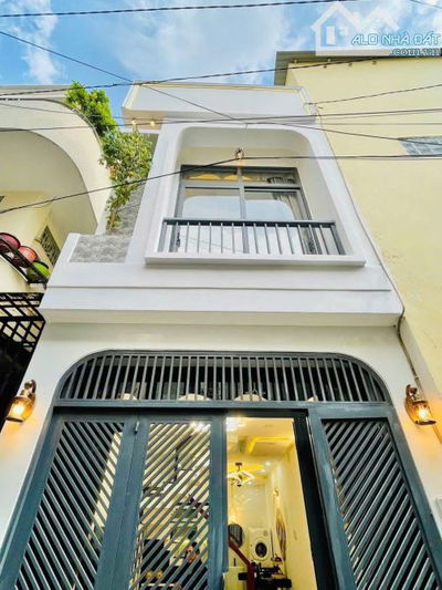 💰 Nhà Nguyễn Thiện Thuật Q3 – 1 Trệt 2 Lầu 2 Phòng Ngủ 28,6m2 – Giá chỉ 2 tỷ 2 – Sổ riêng